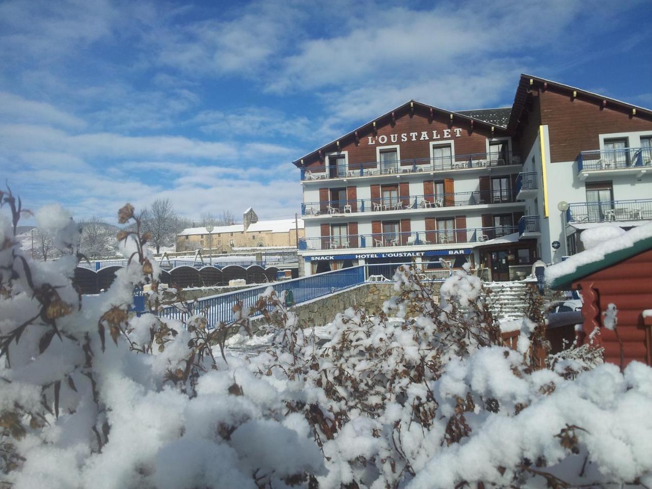 Hotel L'Oustalet Font-Romeu-Odeillo-Via Buitenkant foto